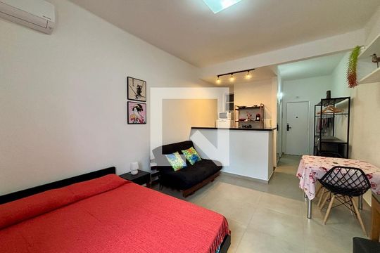 Sala/quarto de apartamento para alugar com 1 quarto, 27m² em Copacabana, Rio de Janeiro
