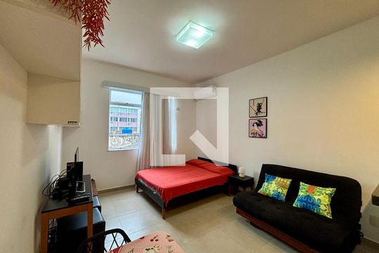 Sala/quarto de apartamento para alugar com 1 quarto, 27m² em Copacabana, Rio de Janeiro