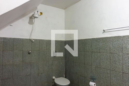 Banheiro 1 de casa para alugar com 1 quarto, 80m² em Santa Maria, Osasco