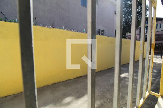 Quarto 1 - Vista de casa de condomínio para alugar com 2 quartos, 49m² em Taquara, Rio de Janeiro