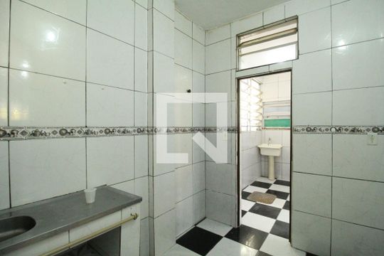 Cozinha de casa de condomínio para alugar com 2 quartos, 49m² em Taquara, Rio de Janeiro