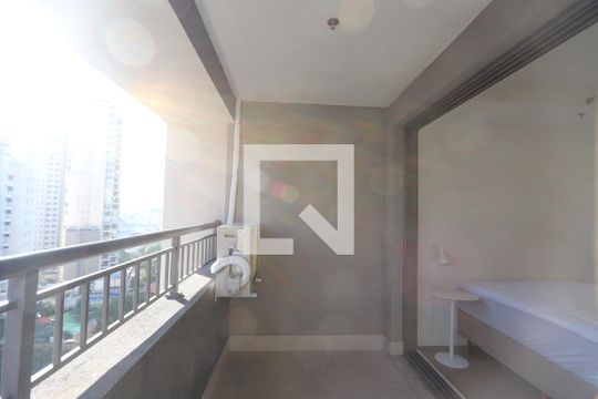 Varanda de kitnet/studio à venda com 1 quarto, 28m² em Chácara Klabin, São Paulo