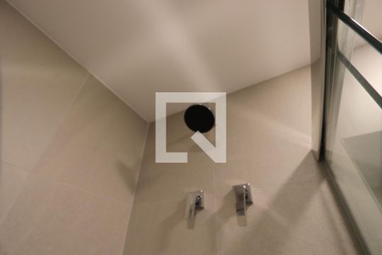 Banheiro de kitnet/studio à venda com 1 quarto, 28m² em Chácara Klabin, São Paulo