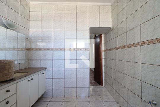 Banheiro da Suíte de casa para alugar com 6 quartos, 241m² em Ribeirânia, Ribeirão Preto