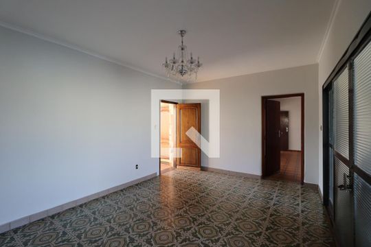 Sala 1 de casa para alugar com 6 quartos, 241m² em Ribeirânia, Ribeirão Preto