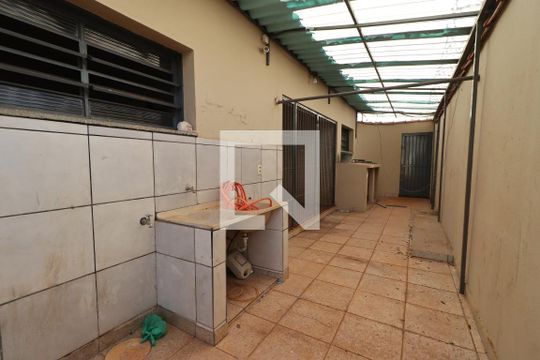 Área de Serviço 2 de casa para alugar com 6 quartos, 241m² em Ribeirânia, Ribeirão Preto