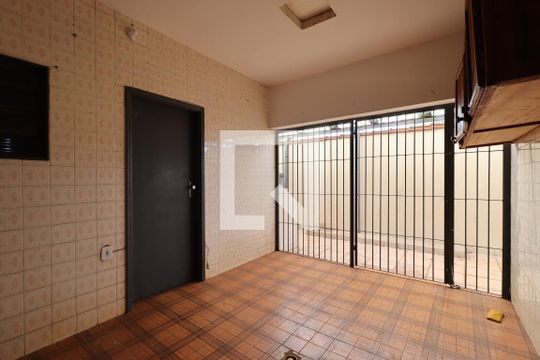 Área de Serviço de casa para alugar com 6 quartos, 241m² em Ribeirânia, Ribeirão Preto