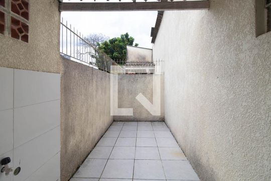 Área de Serviço de casa para alugar com 1 quarto, 63m² em Cavalhada, Porto Alegre