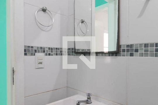 Banheiro de casa para alugar com 1 quarto, 63m² em Cavalhada, Porto Alegre