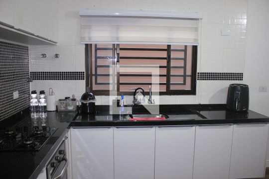 Cozinha de casa à venda com 4 quartos, 250m² em Vila Milton, Guarulhos