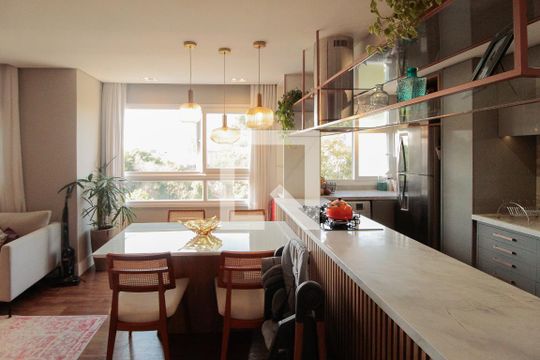 Sala de apartamento à venda com 2 quartos, 77m² em Navegantes, Porto Alegre