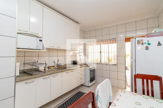 Cozinha de casa à venda com 3 quartos, 100m² em Parque Paineiras, São Paulo