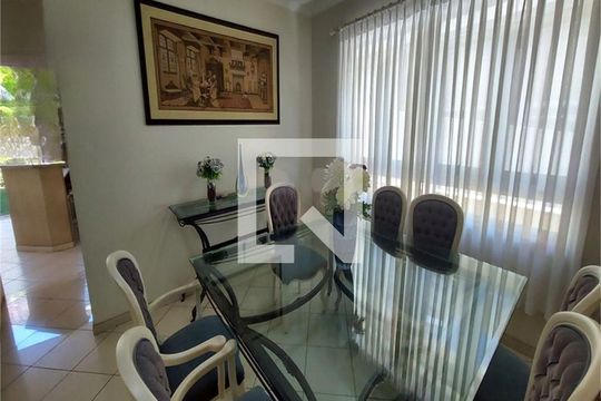 Casa à venda com 5 quartos, 762m² em Jardim Paulista, Barueri