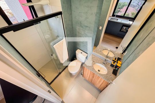 Banheiro de kitnet/studio para alugar com 1 quarto, 24m² em Vila Mariana, São Paulo