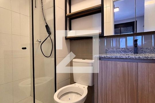 Banheiro de apartamento para alugar com 1 quarto, 26m² em Vila Olímpia, São Paulo