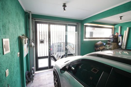 Garagem de casa para alugar com 4 quartos, 392m² em Jardim Primeiro de Maio (chacara Fazendinha), Osasco
