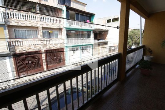 Varanda quartos de casa para alugar com 4 quartos, 392m² em Jardim Primeiro de Maio (chacara Fazendinha), Osasco