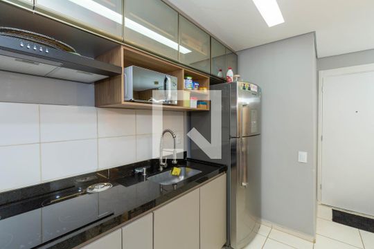 Cozinha de apartamento à venda com 2 quartos, 51m² em Buritis, Belo Horizonte