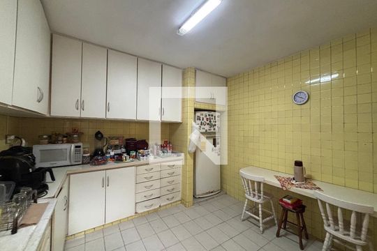 Cozinha de apartamento à venda com 3 quartos, 170m² em Copacabana, Rio de Janeiro