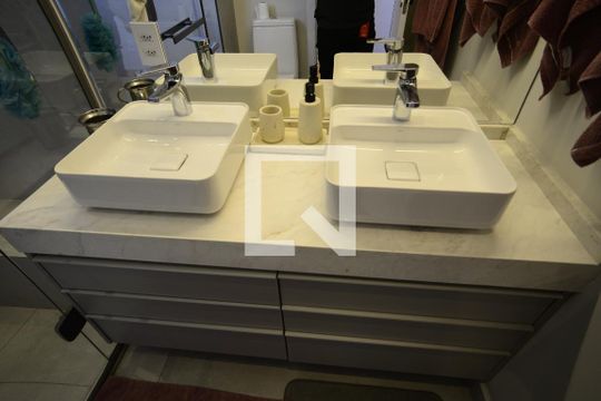 Suíte 2 Banheiro de apartamento para alugar com 3 quartos, 105m² em Vila Mariana, São Paulo