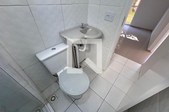 Banheiro Social de apartamento para alugar com 2 quartos, 61m² em São Miguel, São Leopoldo