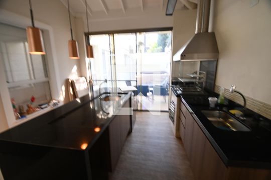 Varanda gourmet de casa de condomínio à venda com 3 quartos, 200m² em Parque Taquaral, Campinas