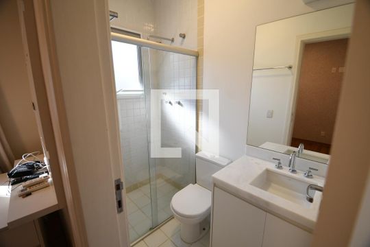 Banheiro Social de casa de condomínio à venda com 3 quartos, 200m² em Parque Taquaral, Campinas