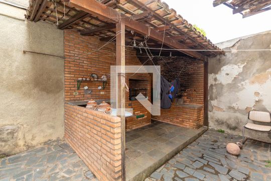 Espaço Gourmet de casa à venda com 3 quartos, 450m² em Caiçaras, Belo Horizonte