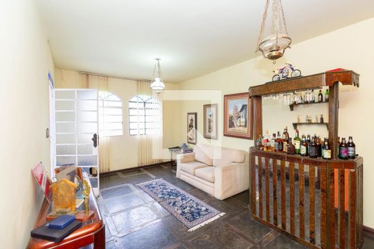 Sala de casa à venda com 3 quartos, 450m² em Caiçaras, Belo Horizonte