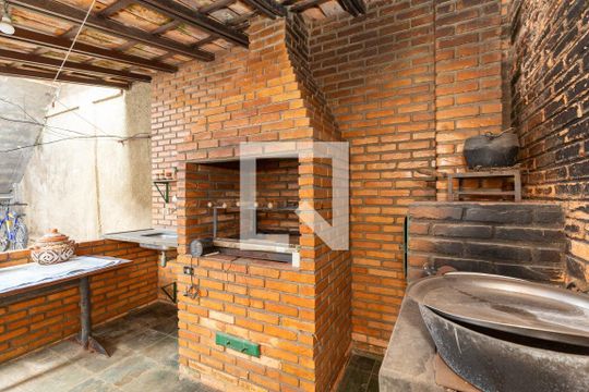 Espaço Gourmet de casa à venda com 3 quartos, 450m² em Caiçaras, Belo Horizonte
