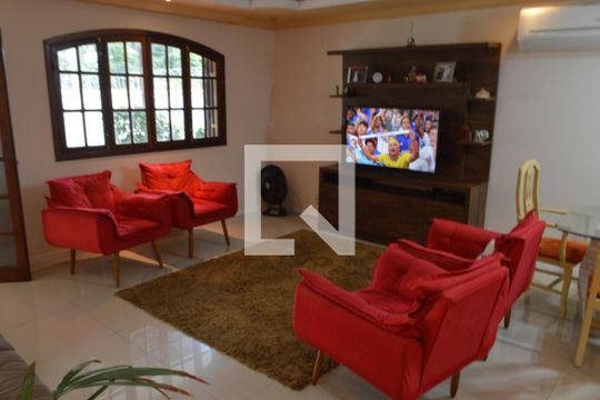 Casa à venda com 3 quartos, 219m² em Curicica, Rio de Janeiro