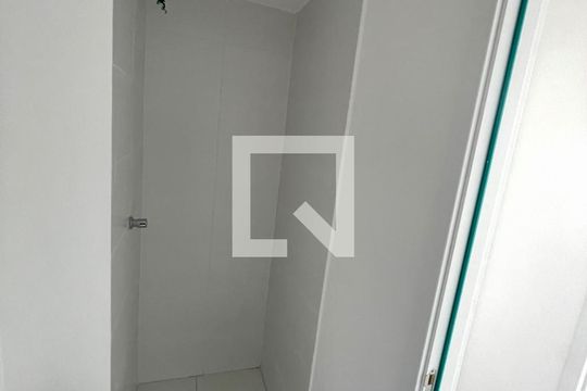 Banheiro 1 de apartamento para alugar com 2 quartos, 32m² em Parque Novo Mundo, Guarulhos