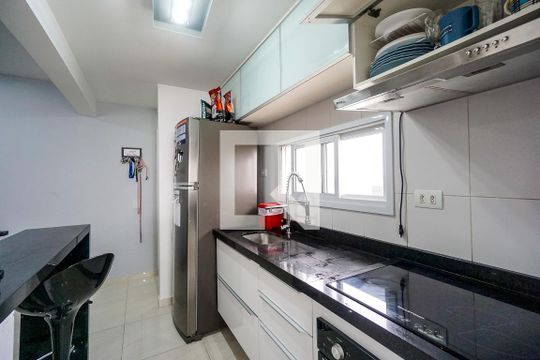 Cozinha de apartamento para alugar com 2 quartos, 69m² em Chácara Seis de Outubro, São Paulo