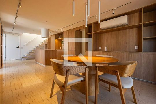 Sala/Cozinha de apartamento à venda com 1 quarto, 170m² em Pinheiros, São Paulo