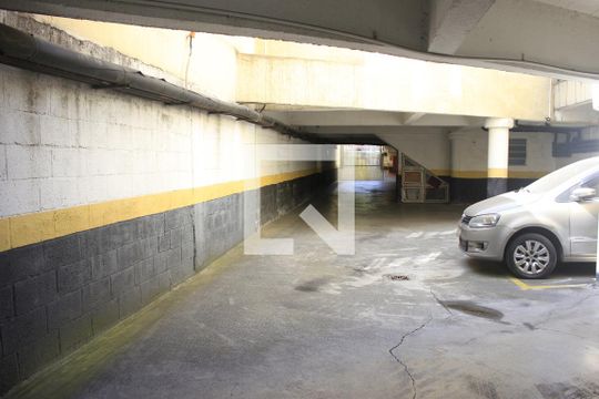 Garagem de apartamento para alugar com 1 quarto, 41m² em Jardim Dourado, Guarulhos