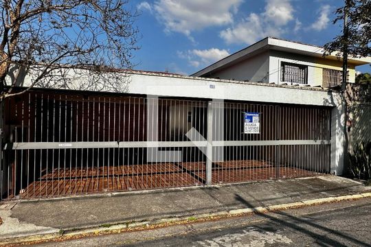 Fachada de casa à venda com 4 quartos, 212m² em Brooklin, São Paulo