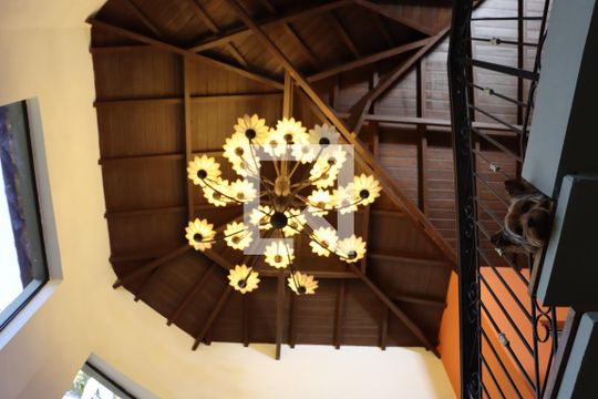 Entrada de casa de condomínio para alugar com 4 quartos, 323m² em Jardim Branca Flor, Embu das Artes