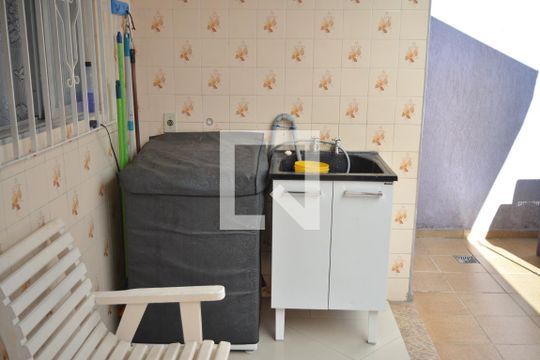 Área de Serviço de casa à venda com 3 quartos, 180m² em Vila Curuçá, Santo André