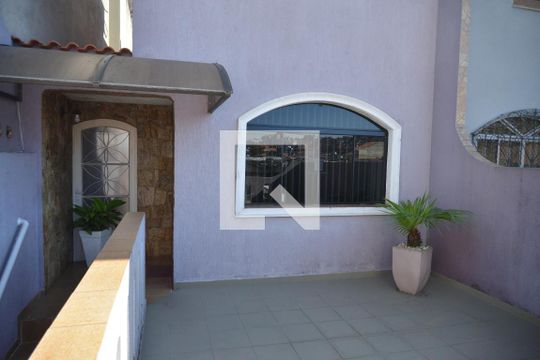 Sacada de casa à venda com 3 quartos, 180m² em Vila Curuçá, Santo André