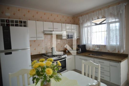 Cozinha de casa à venda com 3 quartos, 180m² em Vila Curuçá, Santo André