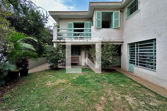 Quintal de casa à venda com 3 quartos, 250m² em Jardim Petropolis, São Paulo