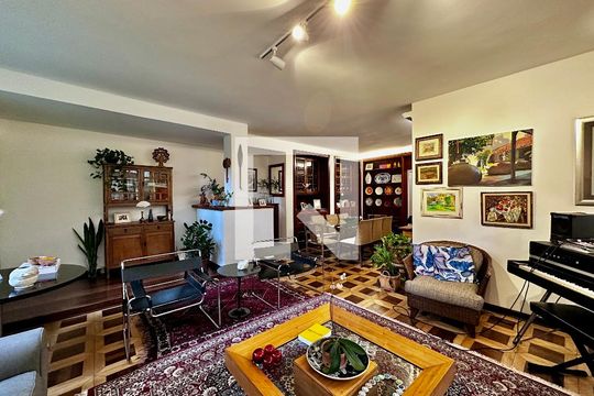 Sala de casa à venda com 3 quartos, 250m² em Jardim Petropolis, São Paulo