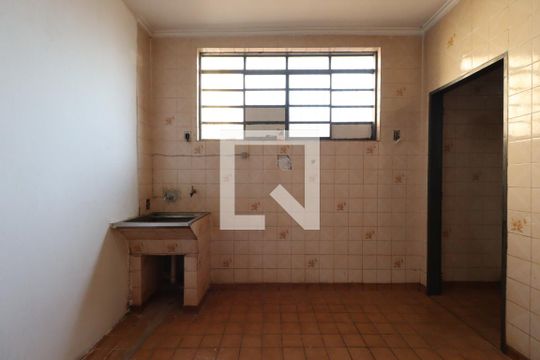 Área de serviço de casa para alugar com 4 quartos, 400m² em Ipiranga, Ribeirão Preto