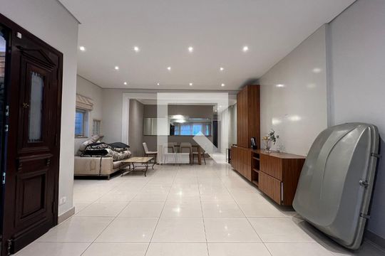 Sala de casa para alugar com 3 quartos, 246m² em Perdizes, São Paulo