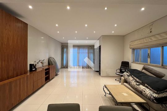 Sala de casa para alugar com 3 quartos, 246m² em Perdizes, São Paulo