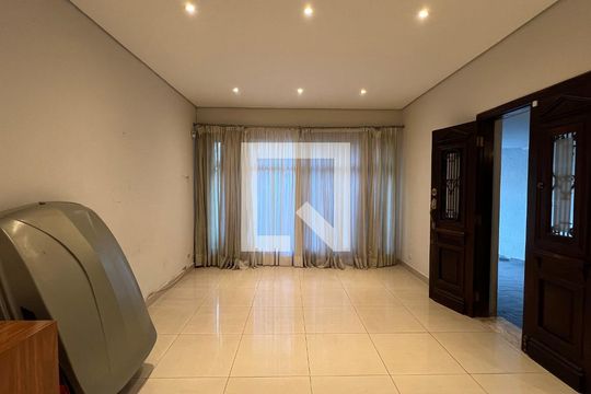 Sala de casa para alugar com 3 quartos, 246m² em Perdizes, São Paulo