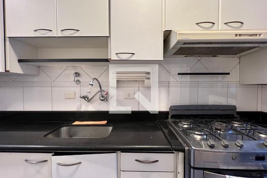Cozinha de casa para alugar com 3 quartos, 246m² em Perdizes, São Paulo