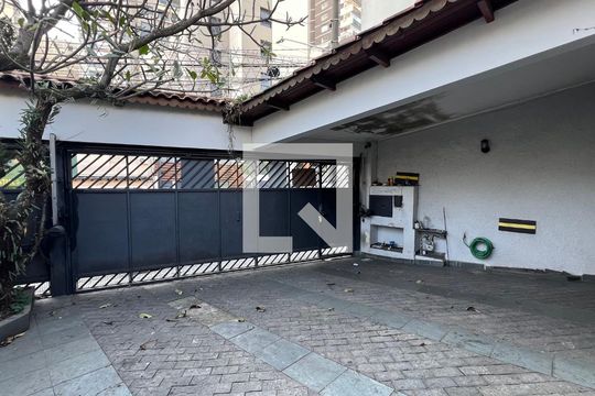Garagem de casa para alugar com 3 quartos, 246m² em Perdizes, São Paulo