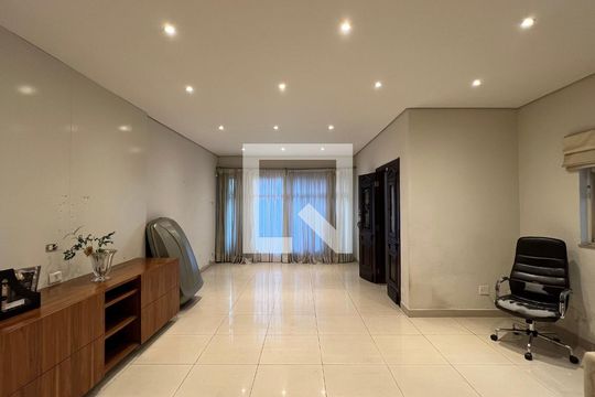 Sala de casa para alugar com 3 quartos, 246m² em Perdizes, São Paulo