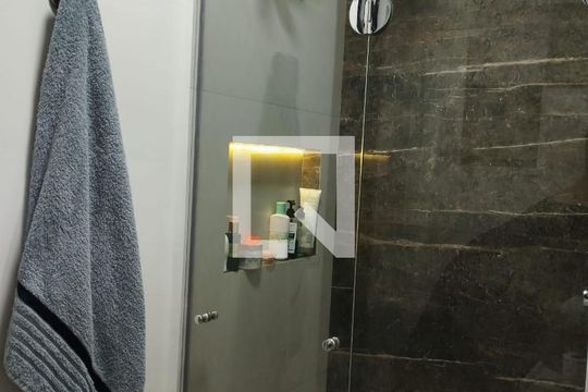 Banheiro de apartamento à venda com 1 quarto, 38m² em Vila Angelina, São Bernardo do Campo